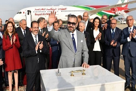 جلالة الملك يضع الحجر الأساس لمحطة جوية جديدة بمطار الرباط -سلا ويعطي انطلاقة الجيل الجديد من طائرات الخطوط الملكية المغربية