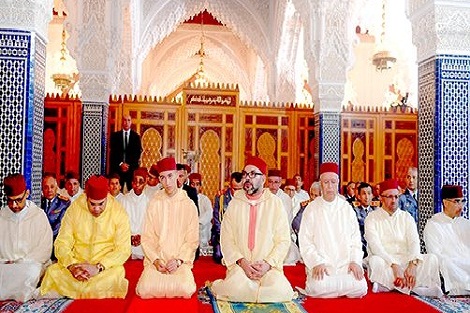 أمير المؤمنين يؤدي صلاة الجمعة بمسجد حسان بالرباط