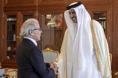 أمير دولة قطر يستقبل والي بنك المغرب عبد اللطيف الجواهري