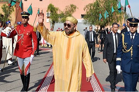 أمير المؤمنين يؤدي صلاة الجمعة بـ”مسجد أريحا” بمدينة مراكش