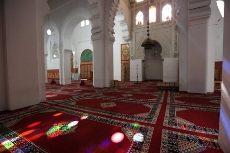إغلاق المساجد في المغرب للصلوات الخمس وصلاة الجمعة