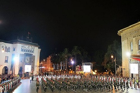 عيد الشباب .. طواف المشاعل للحرس الملكي ينير المحاور الرئيسية للرباط