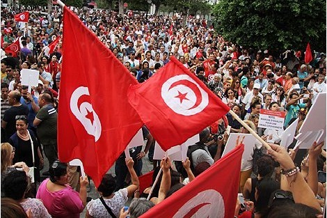 تونس.. وقفة حاشدة لمساندة تقرير لجنة الحريات الفردية والمساواة