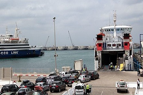 إحباط تهريب حوالي 670 هاتفا ذكيا بميناء طنجة المتوسط