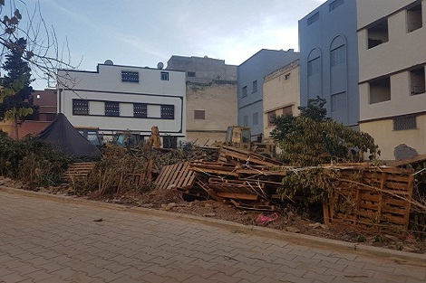 شركة تدمر منطقة خضراء وتحولها إلى مستودع بسطات