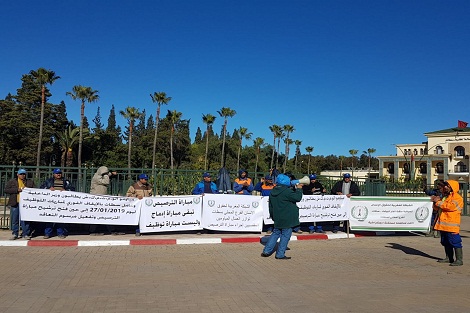 مياومي الوكالة المستقلة لتوزيع الماء والكهرباء الشاوية يحتجون ضد مباريات التوظيف