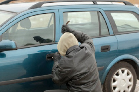 امن برشيد يفكك عصابة متخصصة في السرقات من داخل السيارات