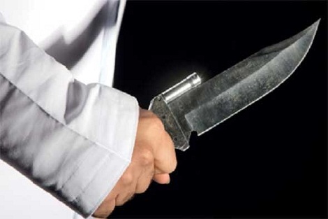 اعترض سبيل جزارين وسرقتهم تحت التهديد بالسلاح بطريق بعلوان