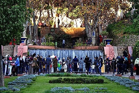 “عين أسردون”.. منتجع سياحي فريد يجمع بين سحر الطبيعة وعراقة التاريخ