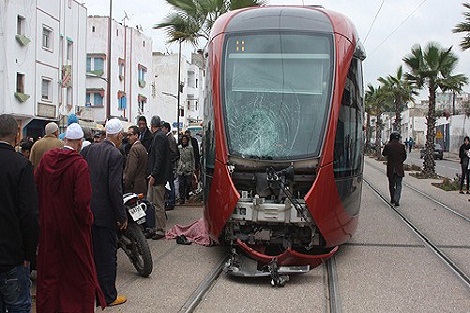 الدار البيضاء..وفاة راكب دراجة نارية جراء اصطدامه بقاطرة الترامواي