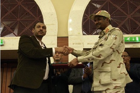 السودان… المجلس العسكري وقوى إعلان الحرية والتغيير يوقعان على وثائق الفترة الانتقالية