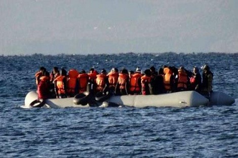 السماح لـ27 قاصرا على متن سفينة مهاجرين قبالة إيطاليا بمغادرتها