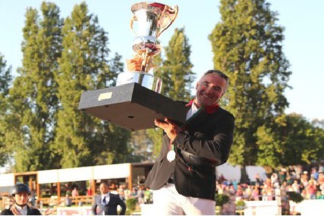 الفارس الغالي بوقاع يفوز بالجائزة الكبرى لصاحب الجلالة الملك محمد السادس للقفز على الحواجز بتمارة