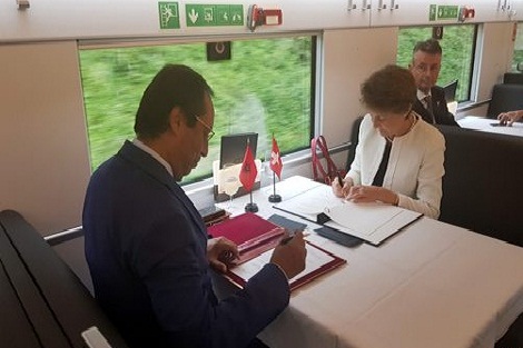 المغرب وسويسرا عازمان على تعزيز التعاون في مجال النقل السككي والطرقي