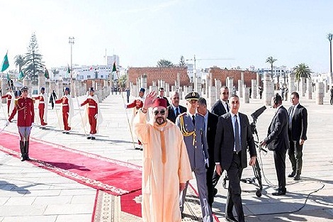 أمير المؤمنين يؤدي صلاة الجمعة بمسجد حسان بالرباط