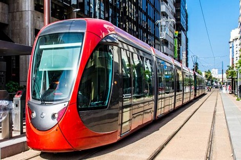 كوفيد -19.. طرامواي الدار البيضاء يكيف وتائره بعد فرض حالة الطوارئ الصحية