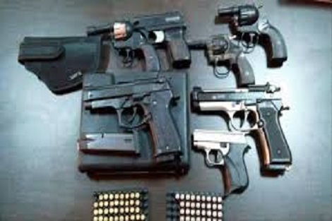 فتح بحث قضائي لتحديد ظروف وملابسات حيازة مواطن مغربي يشغل مهمة قنصل شرفي لإحدى الدول الأجنبية، لمجموعة من الأسلحة النارية