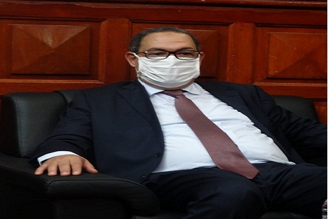 كوفيد 19..عامل إقليم سطات يشدد على إجبارية الكمامات ويقف على مدى تطبيق التعليمات الصادرة عن السلطات العمومية