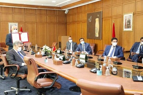 الرباط .. توقيع مذكرة تفاهم لاقتناء لقاحات ضد كوفيد-19