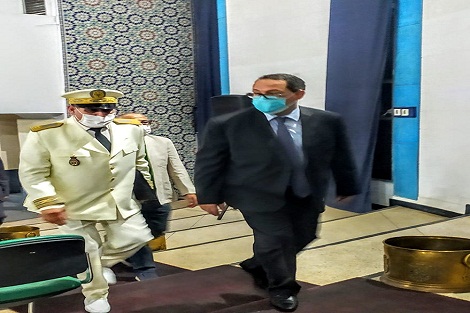 عامل إقليم سطات يشدد على ارتداء الكمامة ويحث على الالتزام بالتدابير الاحترازية لمواجهة الوباء