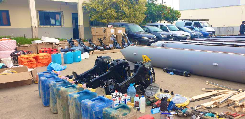الناظور.. توقيف 16 شخصا للاشتباه في تورطهم في قضايا تتعلق بالهجرة السرية والاتجار بالبشر والتهريب الدولي للمخدرات