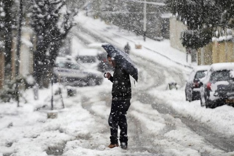 رياح قوية وتساقطات ثلجية مرتقبة من الجمعة إلى السبت بعدد من مناطق المملكة