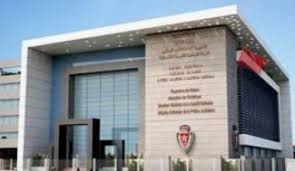 المدير العام للأمن الوطني يصدر عقوبة التوقيف المؤقت عن العمل في حق مسؤول أمني برتبة قائد أمن، بعد استفادته من التلقيح الخاص بكورونا رغم عدم استيفائه لشرط السن