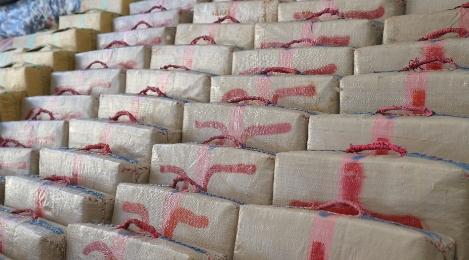 حجز طنين و286 كلغ من مخدر الشيرا بين مدينتي العرائش وطنجة