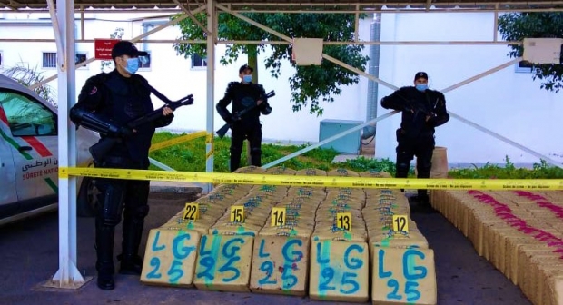 إحباط محاولة للتهريب الدولي للمخدرات بالقنيطرة: حجز شحنات إضافية من مخدر الشيرا بلغ وزنها الإجمالي ستة أطنان و902 كيلوغرام