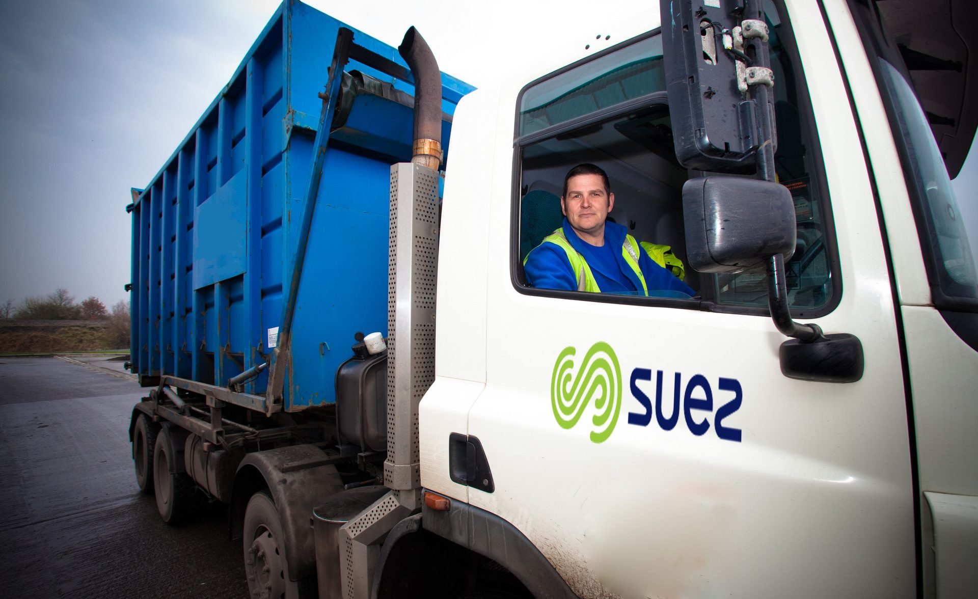 مجموعة “SUEZ” تفوز بعقد لتدبير نفايات الشركة المغربية للتبغ