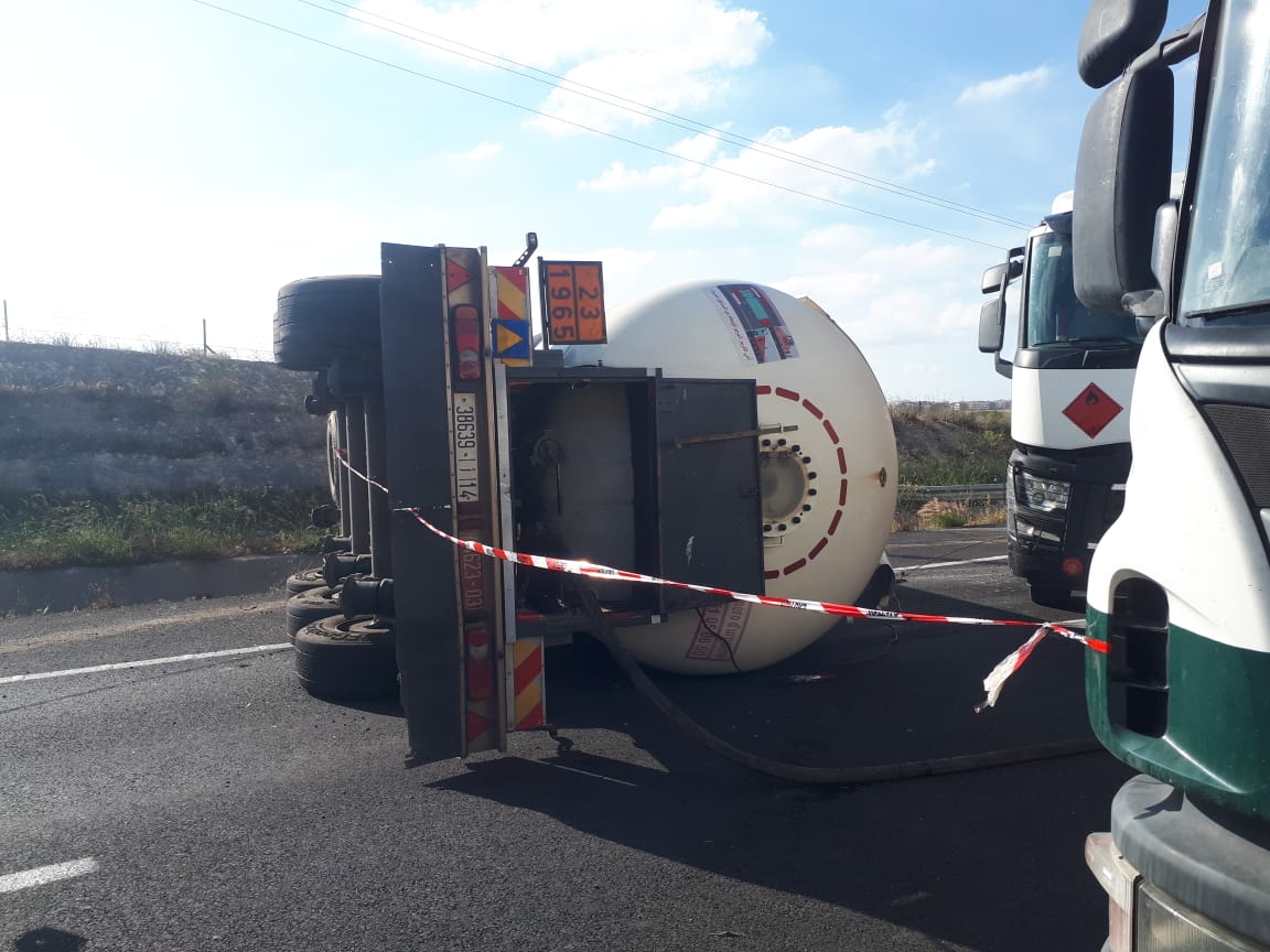 حادثتي سير بالطريق السيار بسطات تربكان  حركة المرور لمدة 10 ساعات