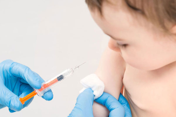 الأسبوع الوطني للتلقيح.. وزارة الصحة تدعو الآباء إلى الاستمرار في احترام الجدول الوطني لتلقيح أطفالهم