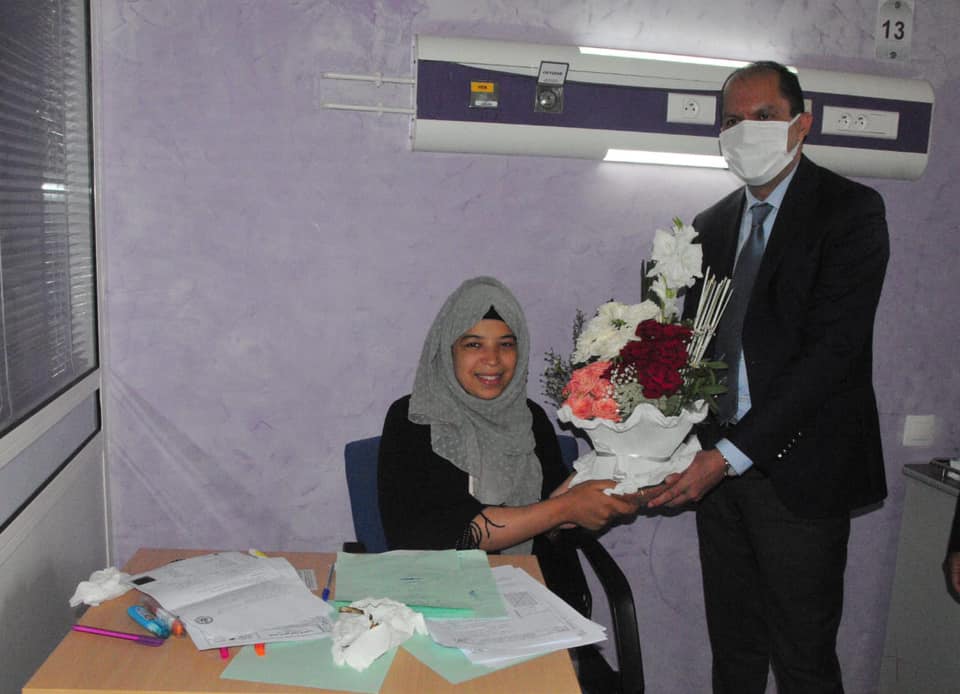 في بادرة إنسانية مدير أكاديمية جهة الدار البيضاء سطات يزور مترشحة تجتاز امتحان البكالوريا بالمستشفى