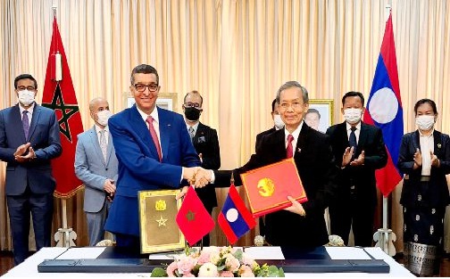التوقيع على اتفاق بين المغرب ولاوس يتعلق بإلغاء التأشیرة لحاملي الجوازات الدبلوماسیة الرسمیة وجوازات الخدمة