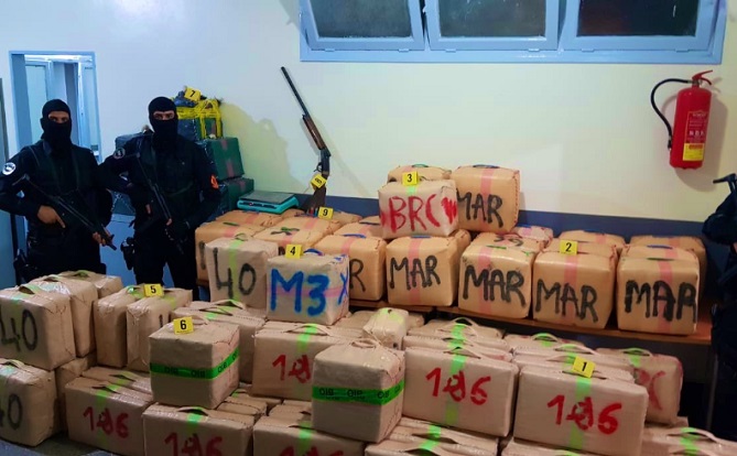 الناظور..فتح بحث قضائي لتوقيف المتورطين في محاولة للتهريب الدولي للمخدرات