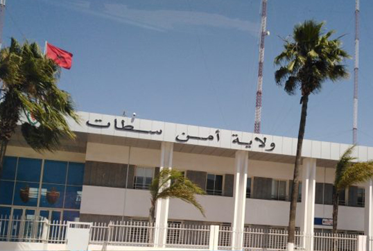 سطات.. تفكيك عصابة إجرامية متخصصة في السرقة تحت طائلة التهديد بالسلاح الأبيض باستعمال ناقلة ذات محرك