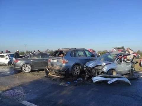 إقليم القنيطرة.. مصرع شخص وإصابة 37 آخرين جراء اصطدام 20 سيارة