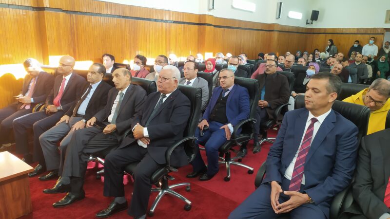 أسرة القضاء بالدائرة الاستئنافية بسطات تكرم الأستاذ عبد المنعم عبد اللطيف رئيس المحكمة الابتدائية بسطات