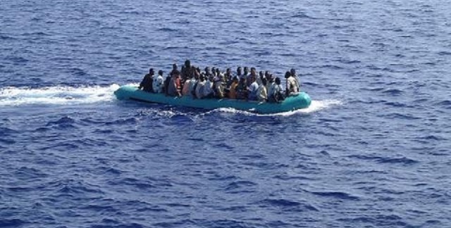 إقليم وادي الذهب.. إنقاذ 47 شخصا وانتشال جثث 3 آخرين كانوا ضمن ركاب قارب معد للهجرة السرية (السلطات المحلية)