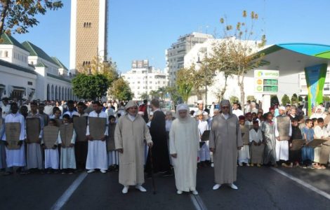 بأمر من أمير المؤمنين، رفع الدعاء المعتاد في صلاة الاستسقاء، بعد صلاة الجمعة بجميع مساجد المملكة