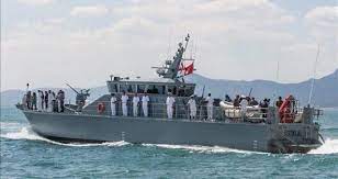 البحرية الملكية تقدم المساعدة لـ256 مرشحا للهجرة غير الشرعية معظمهم من إفريقيا جنوب الصحراء (مصدر عسكري)