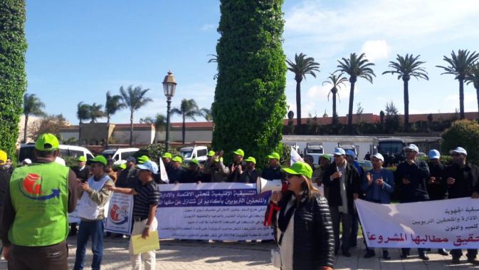 بعد أن طالهم الحيف… الملحقون يحتجون أمام وزارة التربية الوطنية ويطالبون بإنصافهم