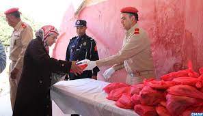 الحرس الملكي يقوم بتوزيع وجبة الإفطار لفائدة عائلات معوزة بمناسبة شهر رمضان الكريم 1443 هـ