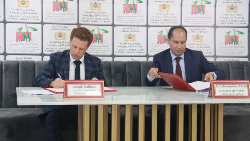 مدير الأكاديمية الجهوية للتربية والتكوين لجهة الدار البيضاء سطات يوقع على اتفاقية شراكة مع شركةEPSON للمساهمة في تعميم تعليم أولي ذي جودة