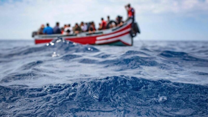 البحرية الملكية تقدم المساعدة لـ236 مرشحا للهجرة غير الشرعية غالبيتهم من إفريقيا جنوب الصحراء (مصدر عسكري)