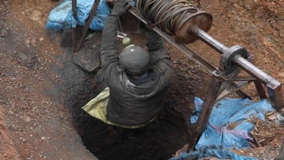 جرادة.. مصرع 3 أشخاص اختناقا بثاني أكسيد الكربون داخل بئر لاستخراج الفحم الحجري