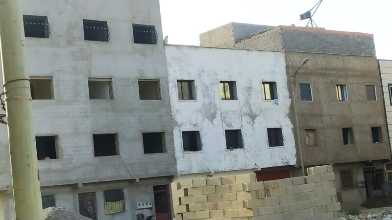 انتشار البناء العشوائي  بالأحياء الجديدة بمدينة سطات في غياب تام للجهات المختصة