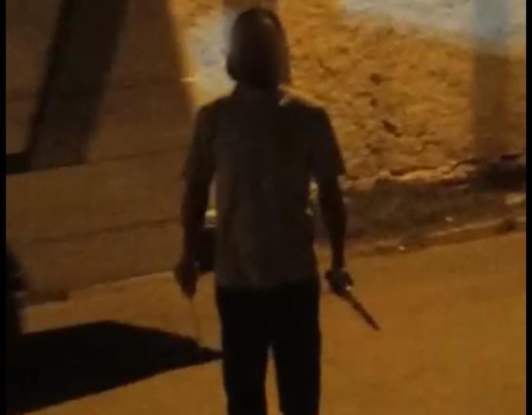 أمن سطات يوقف ثلاثيني من ذوي السوابق القضائية بتهمة السب والشتم والتهديد بواسطة السلاح الأبيض