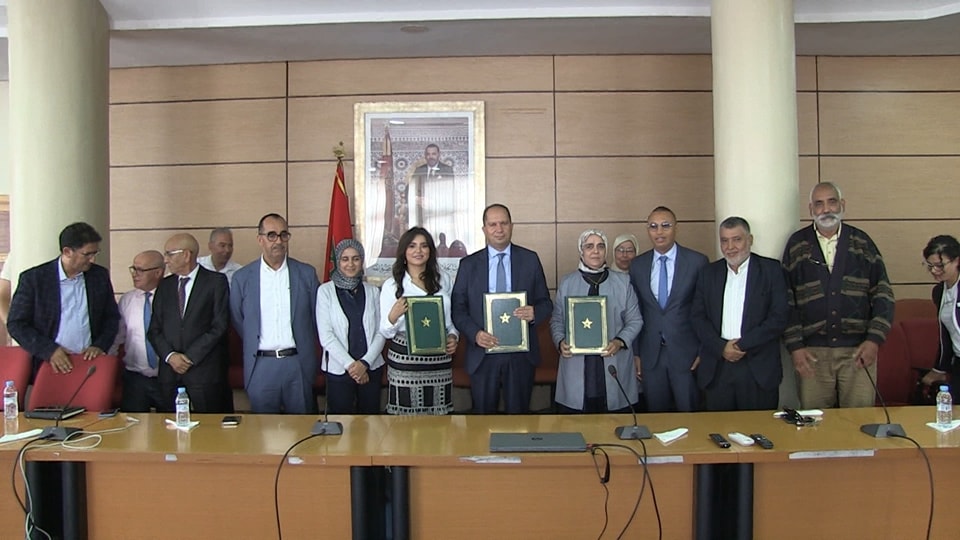 مدير الأكاديمية الجهوية للتربية والتكوين بجهة الدار البيضاء- سطات يشرف على توقيع اتفاقية شراكة في إطار برنامج  الفرصة الثانية – الجيل الجديد