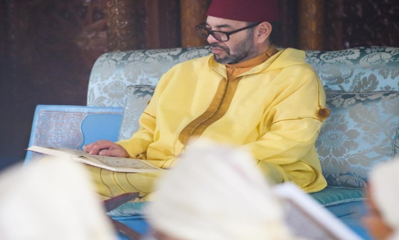 أمير المؤمنين يترأس حفلا دينيا إحياء للذكرى الرابعة والعشرين لوفاة جلالة المغفور له الملك الحسن الثاني